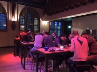 Trots op Tilburg Quiz bedrijfsuitje vrijgezellenfeest of teamuitje