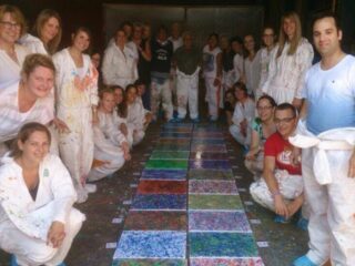 Workshop Action Painting Tilburg Groepsuitje Bedrijfsuitje of Teamuitje